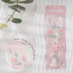 비오는 날 튤립 아래에서 스티커