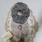 하운드투스 체크 스크런치