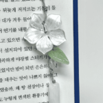 도라지꽃 핸드폰 고리 화이트